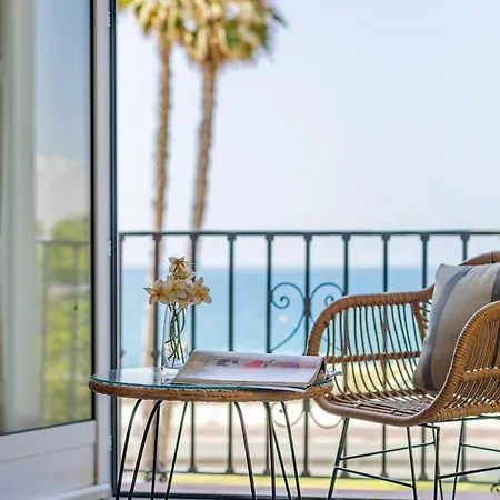 Lägenhet Living4malaga Seafront Duplex *