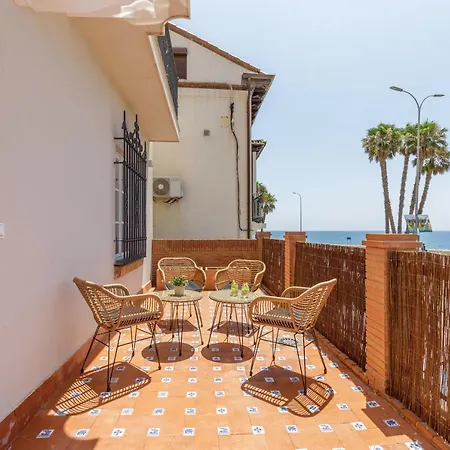 Lägenhet Living4malaga Seafront Duplex *