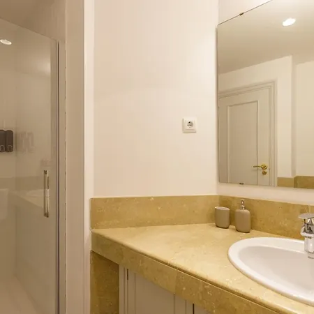 Lägenhet Living4malaga Seafront Duplex *